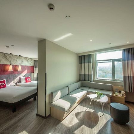 Ibis Urumqi Weixing Square Hotel 외부 사진
