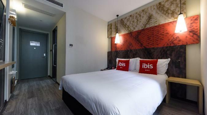 Ibis Urumqi Weixing Square Hotel 외부 사진